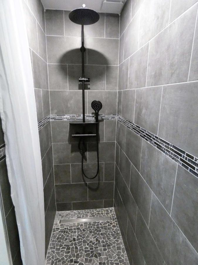 Proche Lac Du Salagou, Chambre Agreable Avec Salle D'Eau Et Wc Prive Lacoste  Exterior foto